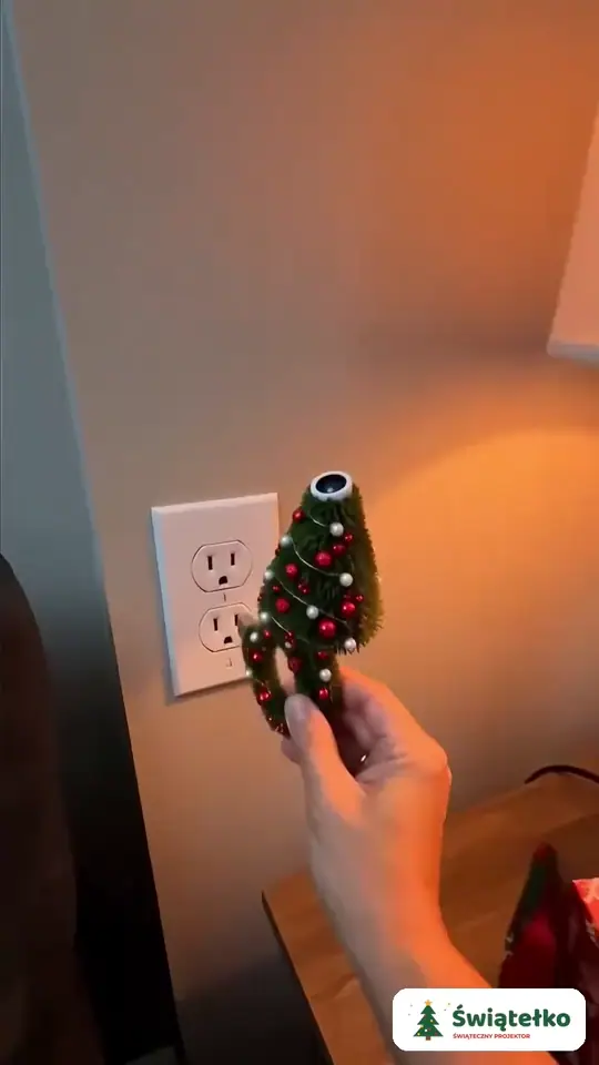 Świątełko™ – świąteczny projektor USB w kształcie choinki