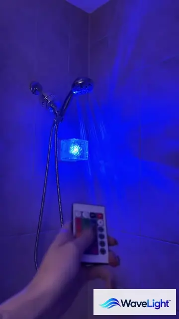 WaveLight™ – lampa projekcyjna z efektem fal do łazienki
